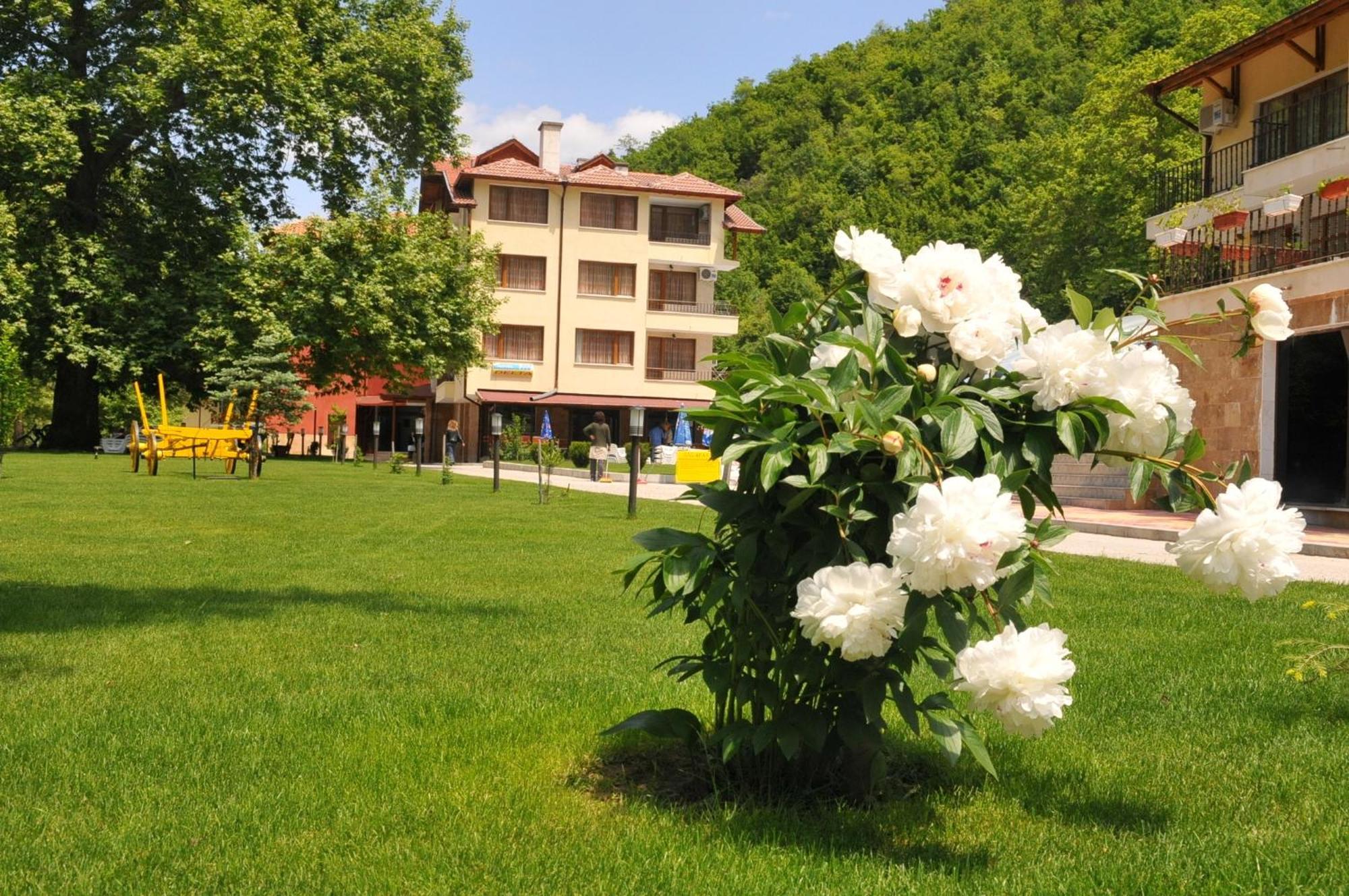 Hotel Delta Ognyanovo  Buitenkant foto